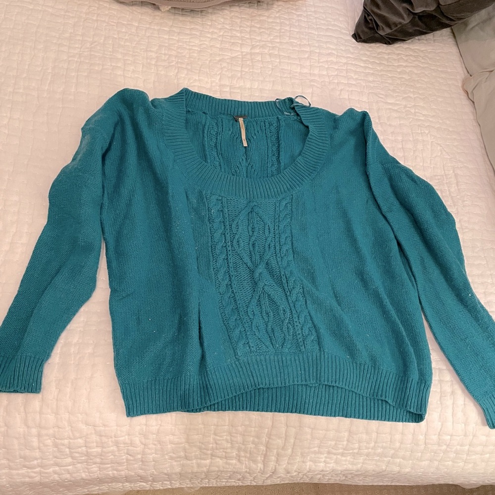 FREE PEOPLE SIZE MEDIUM TEAL SWEATER!!